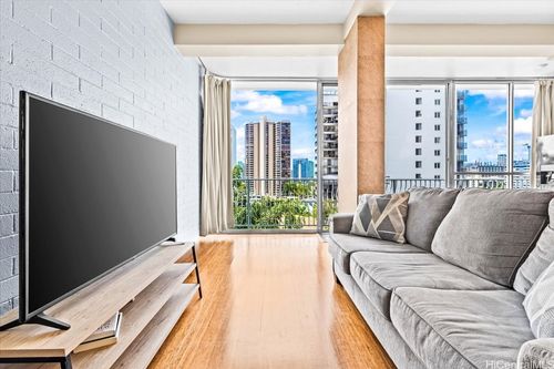 ph2-1020 Green St, Honolulu, HI, 96822-3619 | Card Image