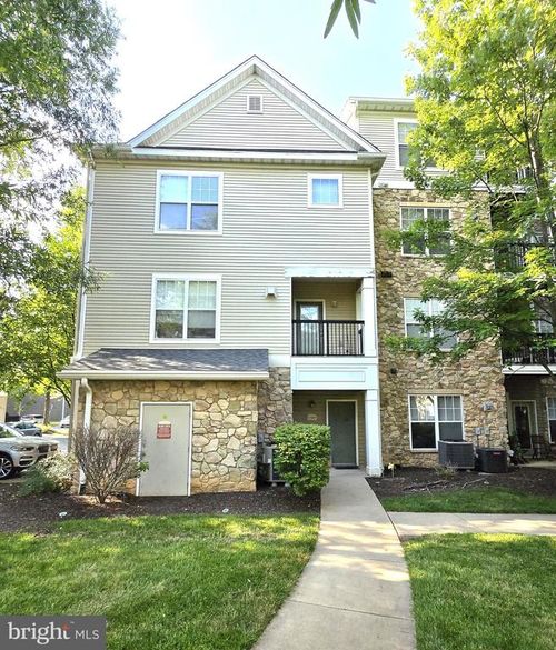 t-13369 Connor Dr, CENTREVILLE, VA, 20120-3033 | Card Image