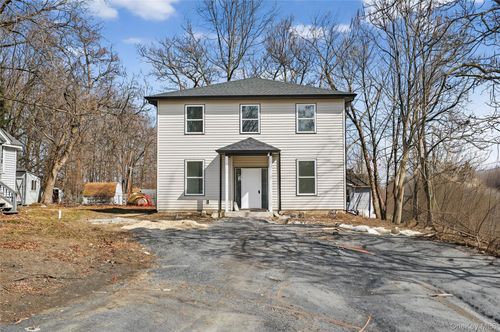 1 Hulse St, Middletown, NY, 10940-4215 | Card Image