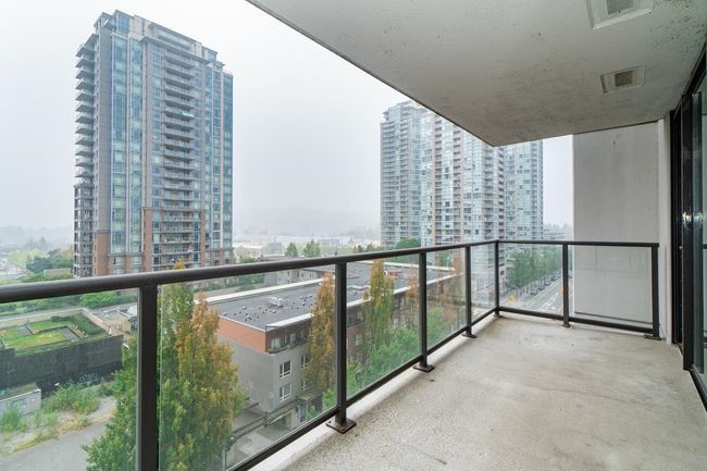 1006 - 2979 Glen Drive, Condo with 1 bedrooms, 1 bathrooms and 1 parking in Coquitlam BC | Image 6