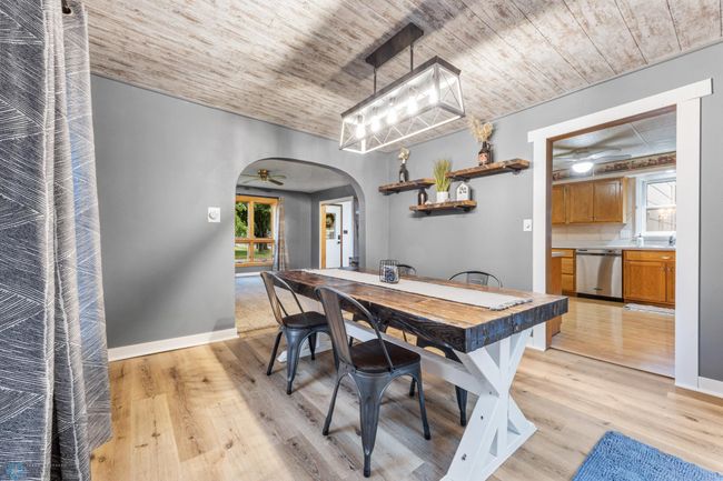Formal dining | Image 13