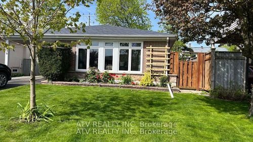 696 Balaton Ave, Pickering, ON, L1W1W1 | Card Image