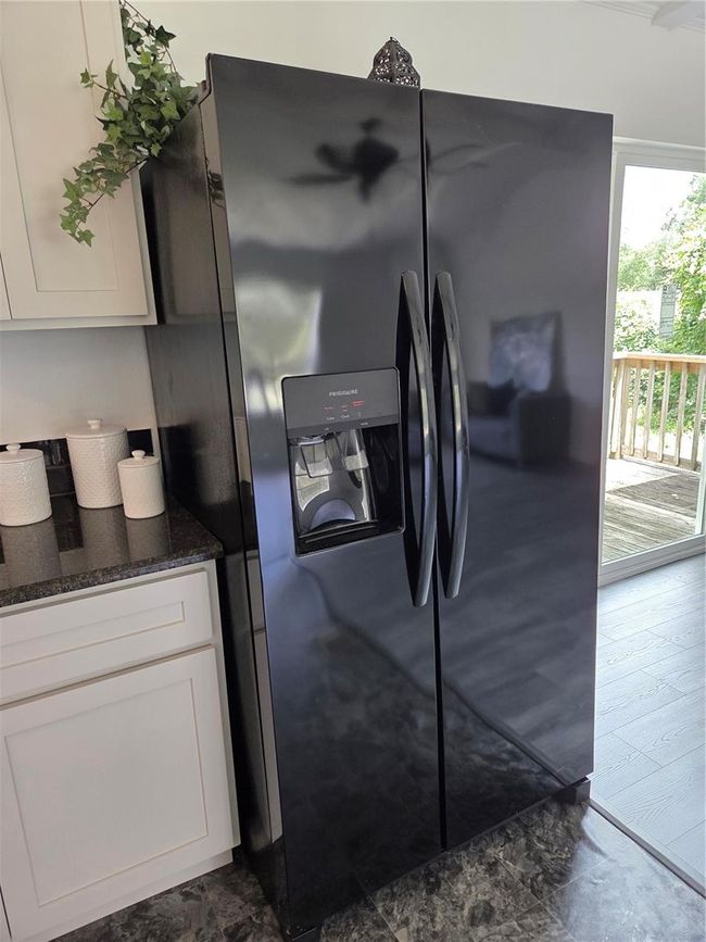 Black Side by Side Refrigerator | Image 55