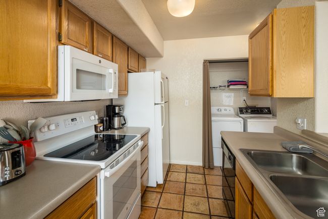 3287 E Fairway Loop, Townhouse with 2 bedrooms, 2 bathrooms and 3 parking in Moab UT | Image 12