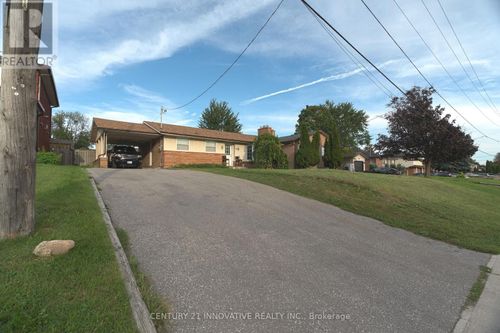 89 Thickson Rd S, Whitby, ON, L1N2C7 | Card Image