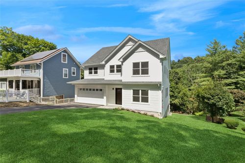 302 Washington Ave, Pleasantville, NY, 10570-2051 | Card Image