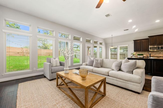 2314 Laurel Loch Ln, House other with 4 bedrooms, 2 bathrooms and 2 parking in Pearland TX | Image 5