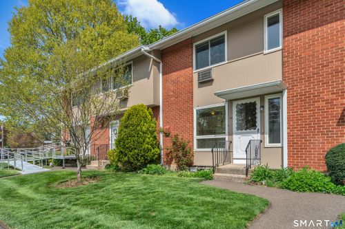 118 Centerbrook Rd, Hamden, CT, 06518-3402 | Card Image