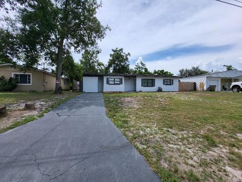 995 Emerald Dr, MOUNT DORA, FL, 32757-4645 | Card Image