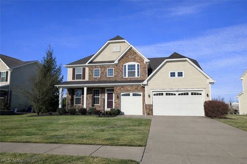8028 Megan Meadow Dr, Hudson, OH, 44236-4532 | Card Image