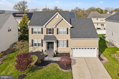 16 Meadow Run Rd, BORDENTOWN, NJ, 08505-4720 | Card Image