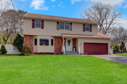 255 Blake Avenue, Islip, NY, 11716 | Card Image