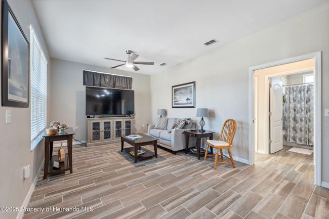 Living Room | Image 17