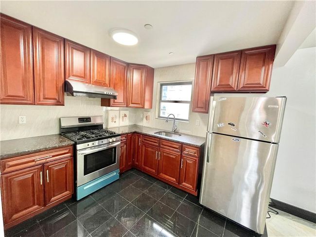 APT-3C - 31-47 137 Th St, Condo with 2 bedrooms, 2 bathrooms and null parking in Flushing NY | Image 5