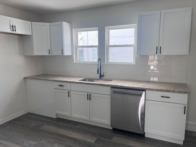 24 Newberry St, House other with 3 bedrooms, 1 bathrooms and null parking in Pontiac MI | Image 6