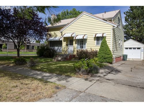 907 4th St, LaGrande, OR, 97850 | Card Image