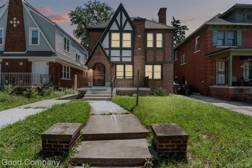 2717 Burlingame St, Detroit, MI, 48206-3110 | Card Image