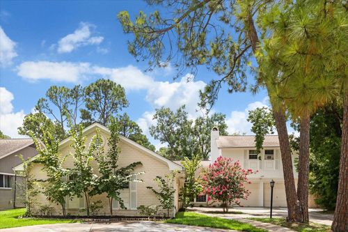 10607 Longmont Dr, Houston, TX, 77042-2309 | Card Image