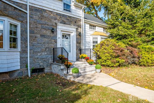 47 Clive St, Metuchen, NJ, 08840-1060 | Card Image