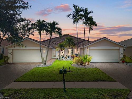 7795 Berkshire Pines Dr, NAPLES, FL, 34104-9488 | Card Image