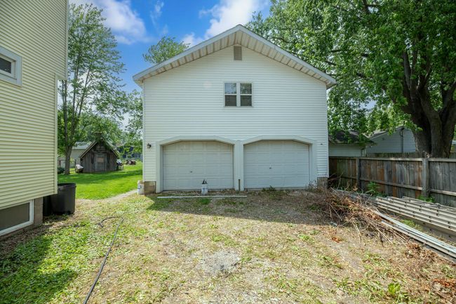 307 N Logan St, House other with 3 bedrooms, 2 bathrooms and 2 parking in Deer Creek IL | Image 27
