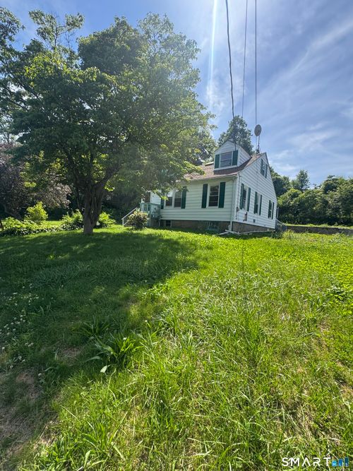 11 Hunt St, Norwich, CT, 06360-6715 | Card Image