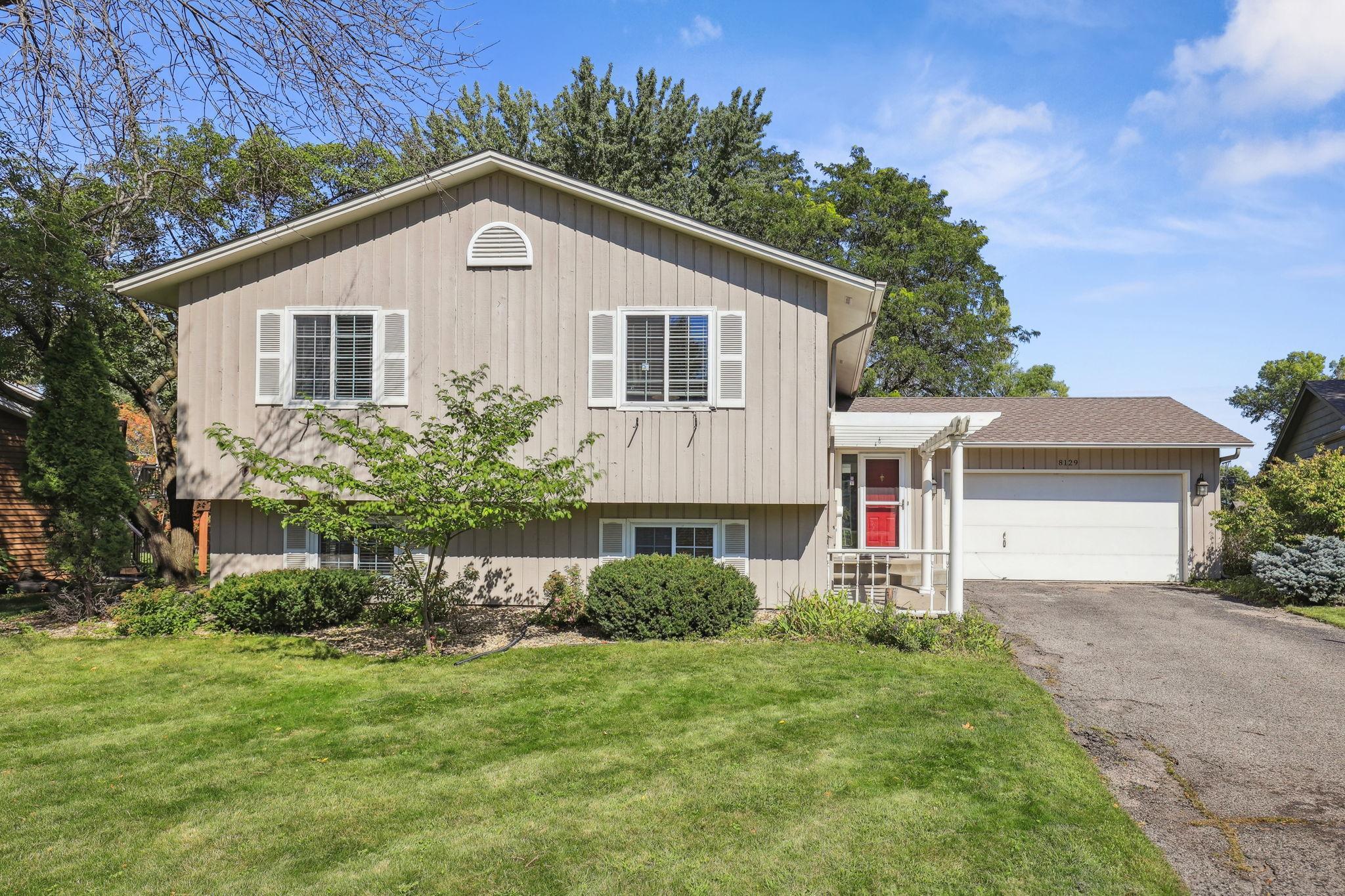 Rhode Island Cir, Minneapolis, MN 55438
