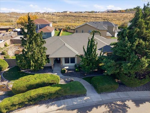 2986 Bruce Lee Ln, Richland, WA, 99352-8462 | Card Image