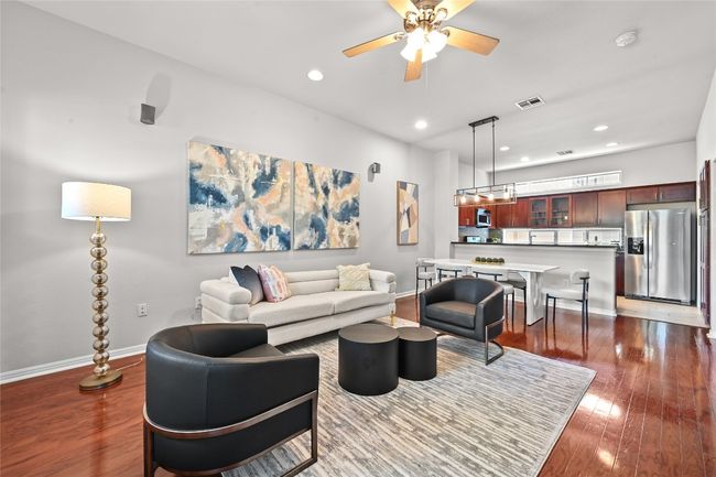 Open floor plan for entertaining | Image 8
