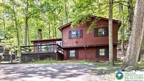 6061 Decker Rd, Bushkill, PA, 18324-7938 | Card Image