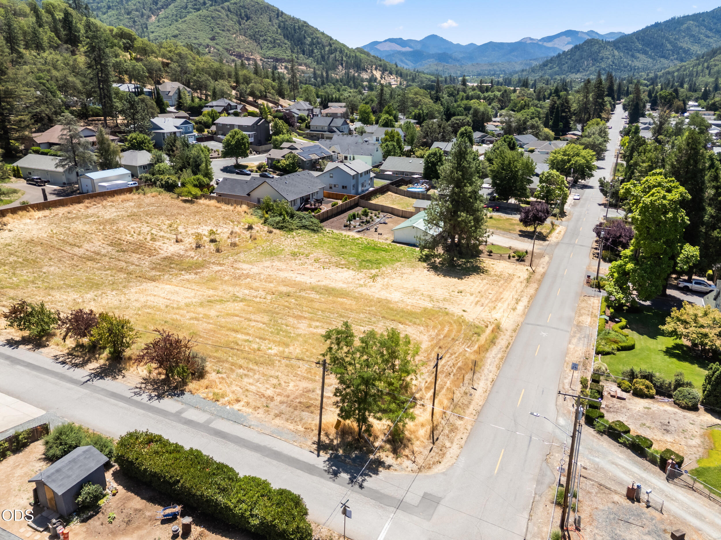 Land in Rogue River 4