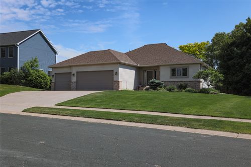 2400 Emerald Bend, Hudson, WI, 54016 | Card Image