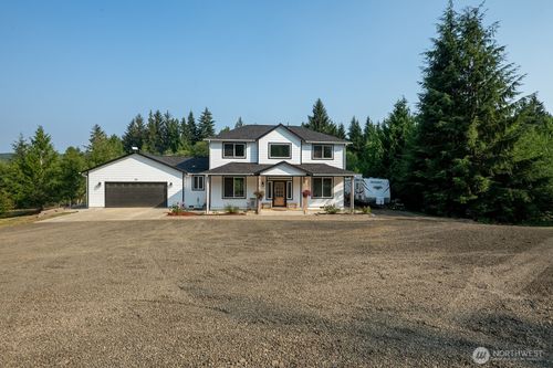 27 Majestic View Ln, Aberdeen, WA, 98520-9608 | Card Image