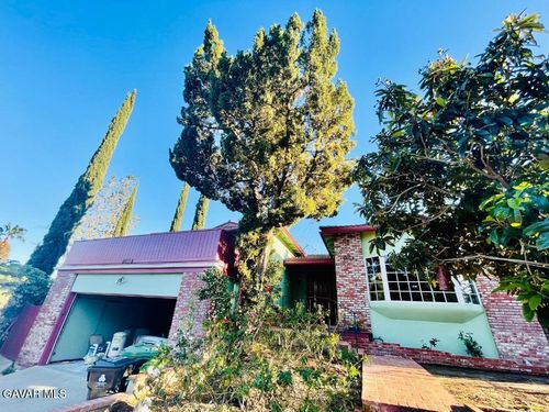 17208 Braxton St, Granada Hills, CA, 91344-1515 | Card Image