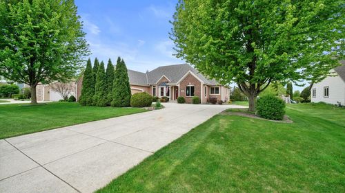 6065 S Preston Ln, New Berlin, WI, 53151-8786 | Card Image