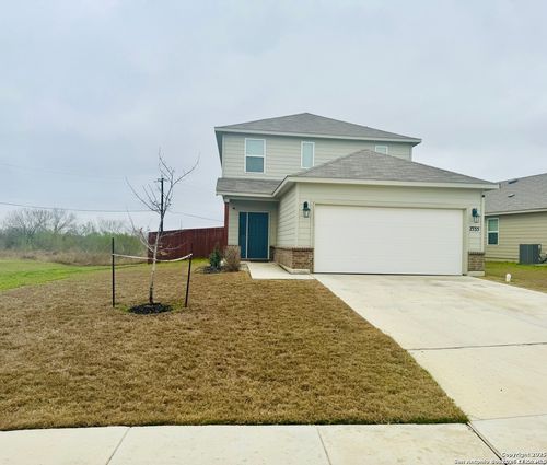 7535 Homewood Ln, Elmendorf, TX, 78112-4774 | Card Image