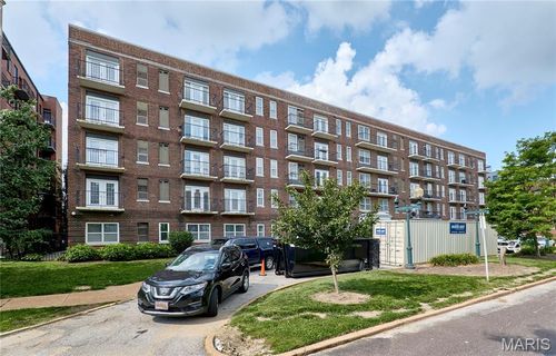 23-5630 Pershing Ave, Saint Louis, MO, 63112-1759 | Card Image