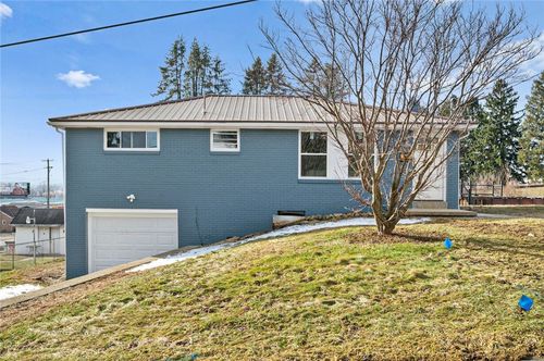 703 Parkview Ter, Mount Pleasant, PA, 15666-1717 | Card Image