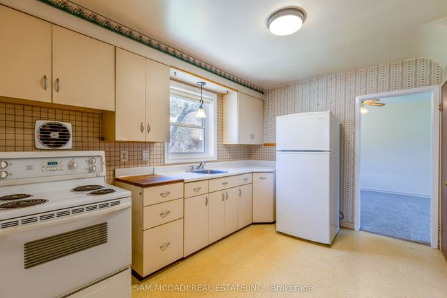 2127 Primate Rd, House other with 2 bedrooms, 2 bathrooms and 4 parking in Mississauga ON | Image 20