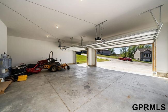 1325 Copper Mountain Dr, House other with 3 bedrooms, 3 bathrooms and 3 parking in Crescent IA | Image 48