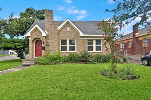 4701 Avenue N 1/2, Galveston, TX, 77551-4927 | Card Image