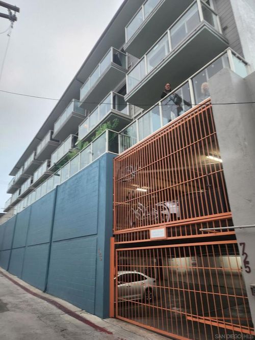 unit-22-725 Redondo Ct, San Diego, CA, 92109-7128 | Card Image