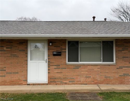 2k-21884 River Oaks Dr, Rocky River, OH, 44116-3145 | Card Image