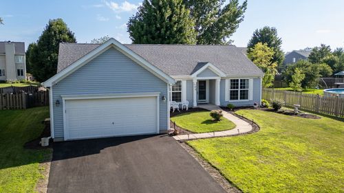 486 Honeysuckle Ln, Yorkville, IL, 60560-4597 | Card Image