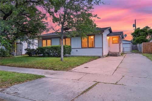 626 Chase Dr, Corpus Christi, TX, 78412-3037 | Card Image