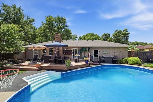 914 Gregory St, Peculiar, MO, 64078-9556 | Card Image