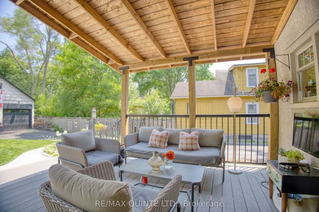 291 Dufferin Ave, House other with 2 bedrooms, 2 bathrooms and 8 parking in Belleville ON | Image 35