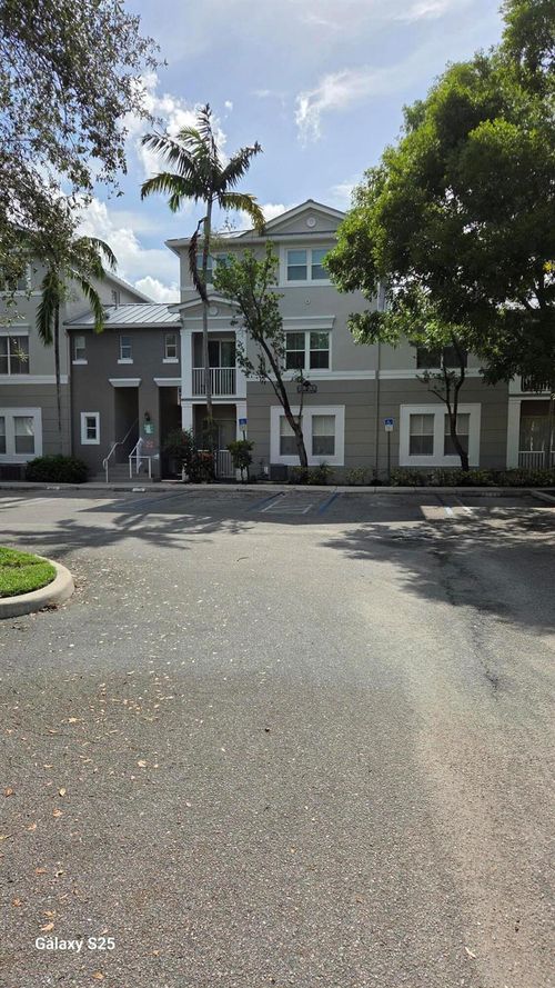 2009 Shoma Dr, Royal Palm Beach, FL, 33414-4335 | Card Image