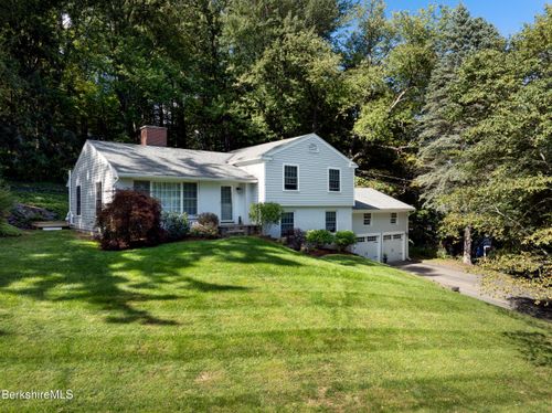 99 Buxton Hill Rd, Williamstown, MA, 01267 | Card Image