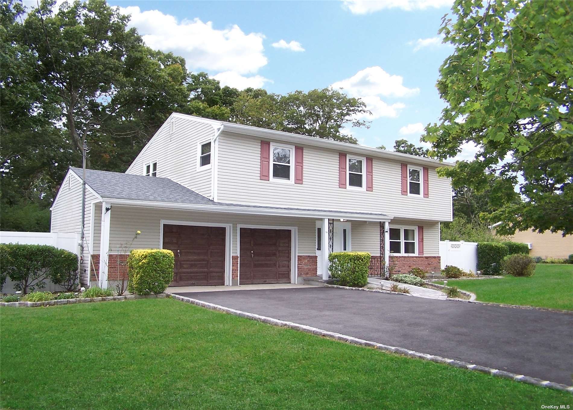 Champlin St, Ronkonkoma, NY 11779